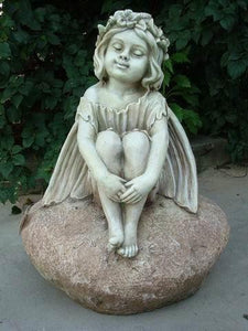 Statue Fairy Sitting on Rock Sculpture Figurine Ornament Feature Garden Decor